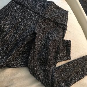 Lululemon 🍋 size 6 7/8 leggings! Gently used!